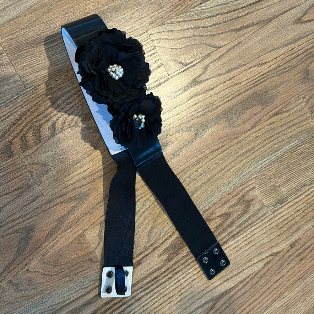 White House Black Market belt